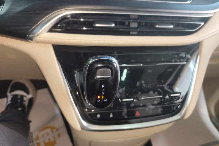 Used Buick GL8 2023 ES Lu Zun Deluxe Model Gear Lever