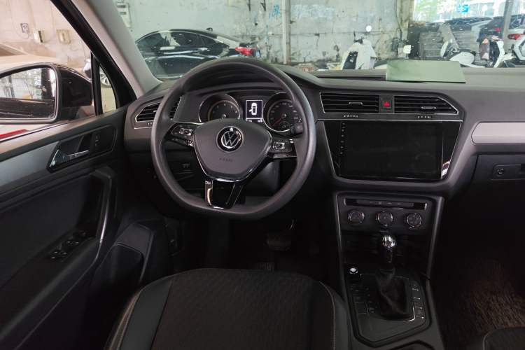 Used Volkswagen Tiguan L 2021 280TSI Automatic Two-Wheel Drive Smart Edition Steering Wheel