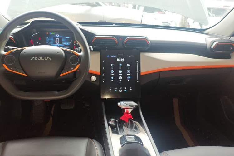 Used Dongfeng Aeolus Yixuan 2023 Mach Edition 1.5L Automatic Chasing Wind Version Audio And AC Panel