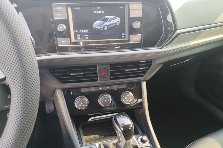 Used Volkswagen Sagitar 2020 200TSI DSG Comfort Version China VI Standard Audio And AC Panel