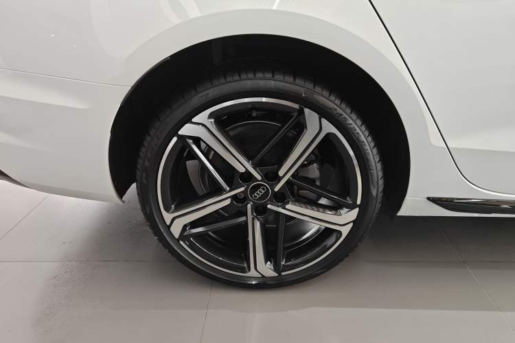 Used Audi A4L 2024 40 TFSI Luxury Dynamic Edition Exterior 5