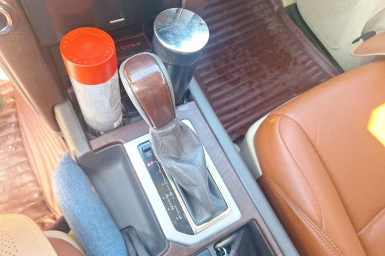 Used Toyota Prado 2015 2.7L 4x4 Gasoline Version 7 Seats U.S. Specification