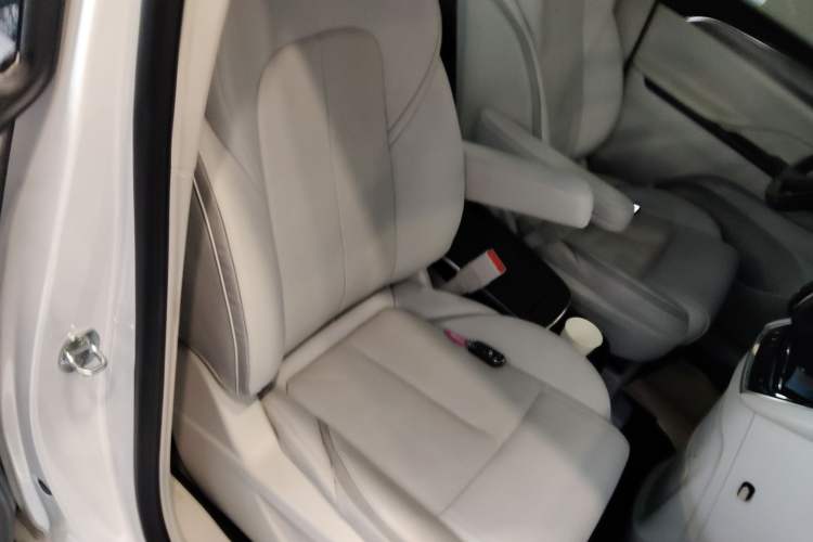 Used Buick GL8 2023 ES Lu Zun Deluxe and Yue Edition
