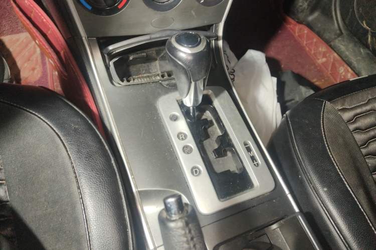 Used Mazda 6 2015 2.0L Automatic Classic Version
