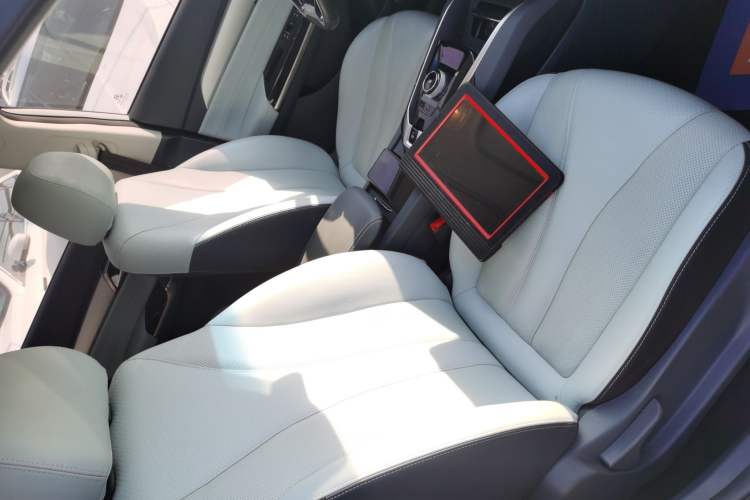 Used BAIC Beijing EU5 2018 R550 Smart Trend Edition
