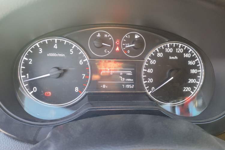 Used Nissan Tiida 2014 1.6L Manual Smart Model