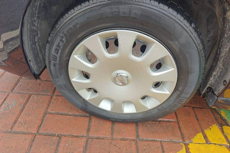 Used Nissan Sylphy 2012 Classic 1.6XE Automatic Comfort Edition Left Front Wheel Hub