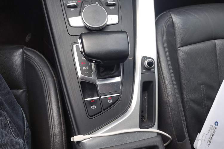 Used Audi A4L 2019 40 TFSI Fashion Edition China VI Emission Standard
