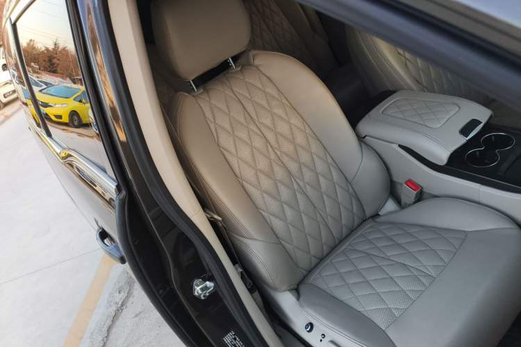 Used Buick GL8 2021 Land Cruiser Executive Class 652T Comfort Model