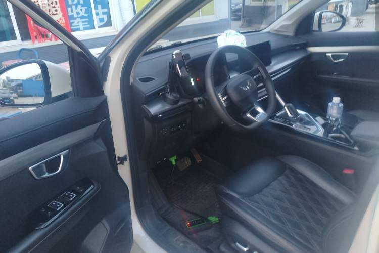 Used Wuling Asta 2022 2.0L DHT Electric-Speed Version
