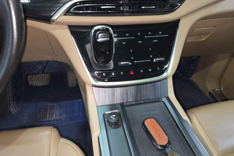 Used Buick GL8 2020 ES Land Cruiser 653T Luxury Model Gear Lever