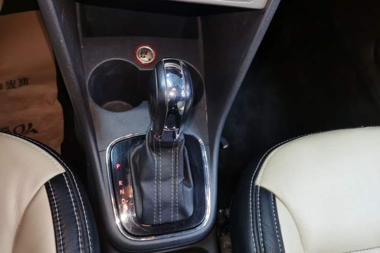 Used Volkswagen Polo 2014 1.6L Cross Polo Automatic Gear Lever