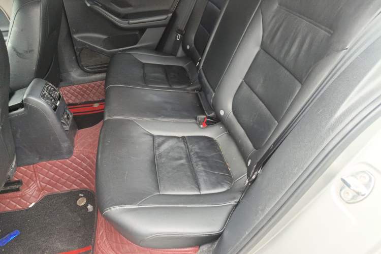 Used Volkswagen Sagitar 2015 1.6L Automatic Comfort Model
