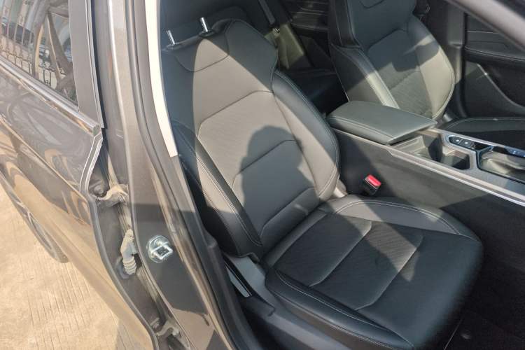 Used Geely Auto Emgrand 2022 4th Generation 1.5L CVT Luxury Model
