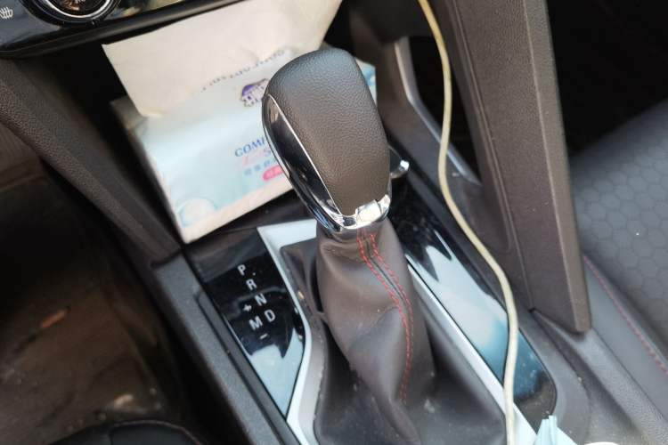 Used Chevrolet Orlando 2020 Light Hybrid Redline 530T Automatic Zhaoxiang Edition (5+2 Models) Gear Lever