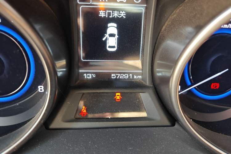 Used CHANGAN Eado 2015 1.6L Manual Revvo Model China V Standard
