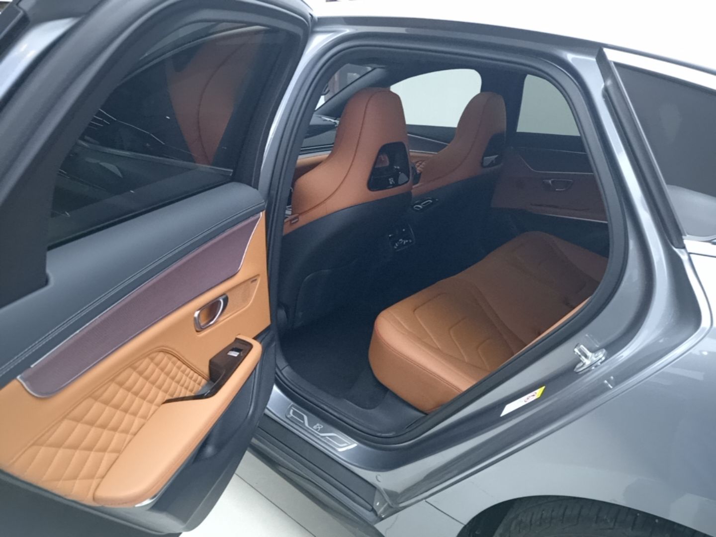BYD Han 2022 EV Genesis Edition 715 km Front-Wheel-Drive Flagship Model — снимка 20