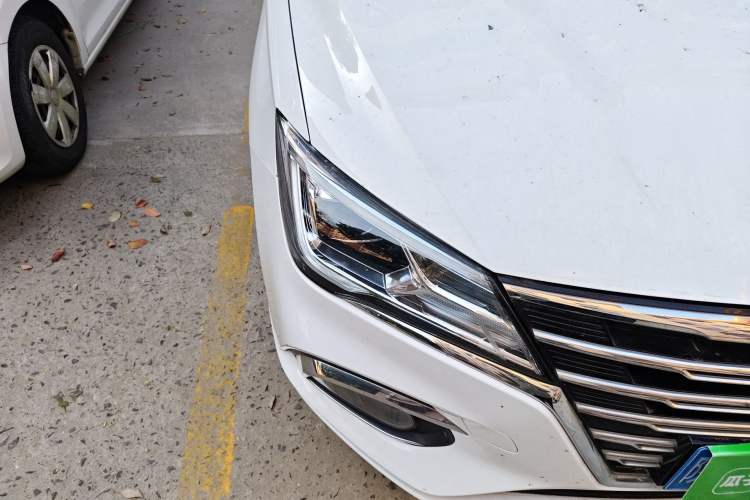 Used Roewe i5 2019 1.5L Automatic 4G Connected Langhao Edition Right Front Headlight