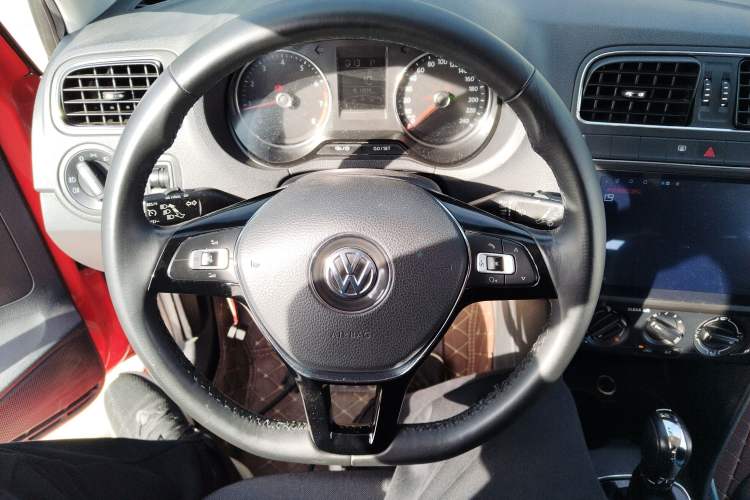 Used Volkswagen Polo 2016 1.6L Automatic Comfort Model
