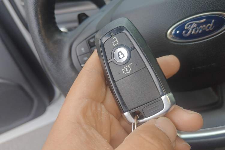 Used Ford Explorer 2020 EcoBoost 285 4x4 Titanium Edition 7-Seater Vehicle Key