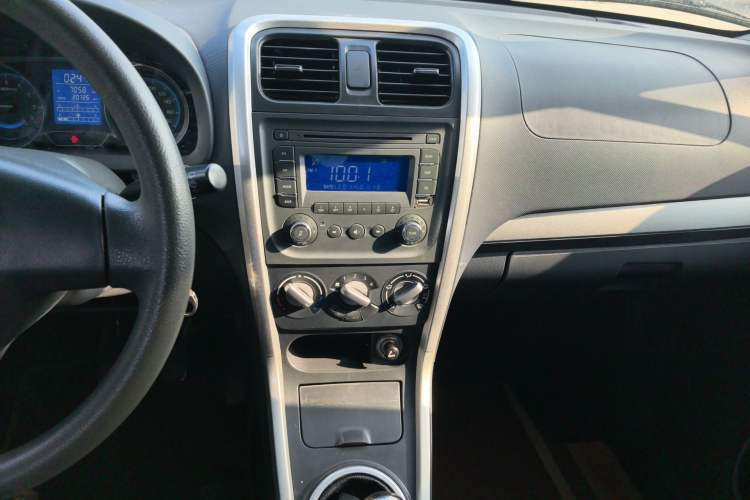 Used BAIC Changhe Wagon R X5 2019 1.4L Elite Edition Audio And AC Panel