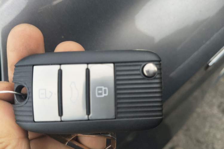 Used Roewe RX5 2016 20T Two-Wheel Drive Automatic Internet Smart Edition Vehicle Key