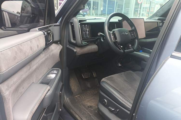 Used Formula Leopard 5 2023 Cloud Ride Flagship Edition