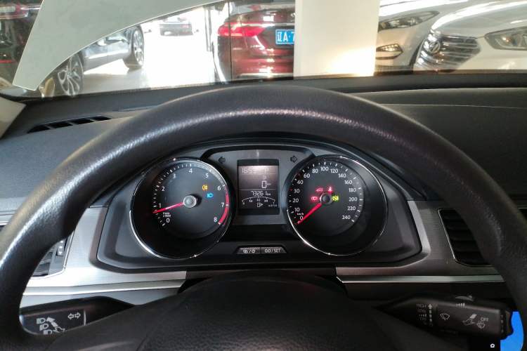 Used Volkswagen Bora 2016 1.6L Automatic Fashion Model Instrument Cluster