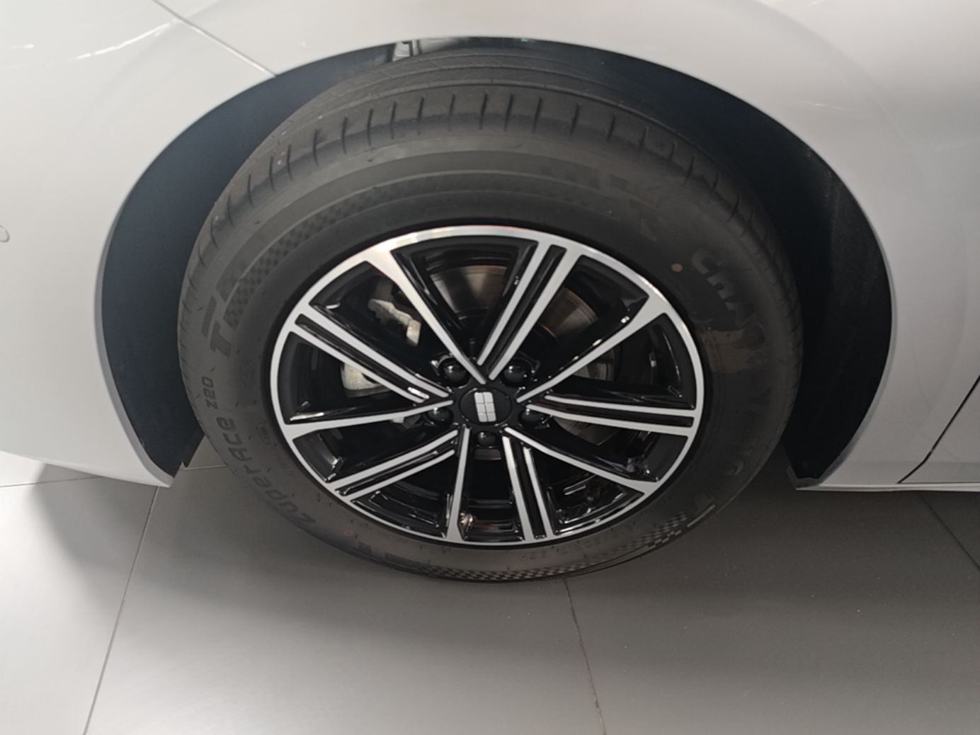 Geely Galaxy A7 2025 Model EM-i 70km Launch Edition — снимка 10