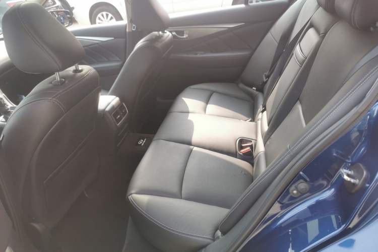 Used Infiniti Q50L 2018 2.0T Enjoyment Version China V Standard
