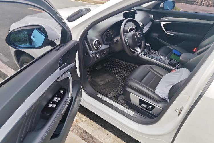 Used Wey VV7 2017 VV7c 2.0T Supreme Model
