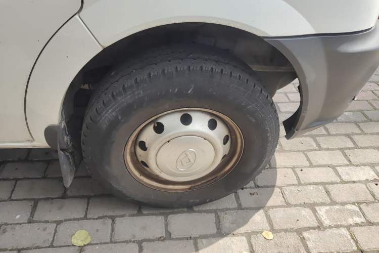 Used SAIC MAXUS Xintu V80 2019 2.5T Classic Edition 6-Speed Manual – Aoyuntong Short Wheelbase Mid-Height Design 5/6 Seats
