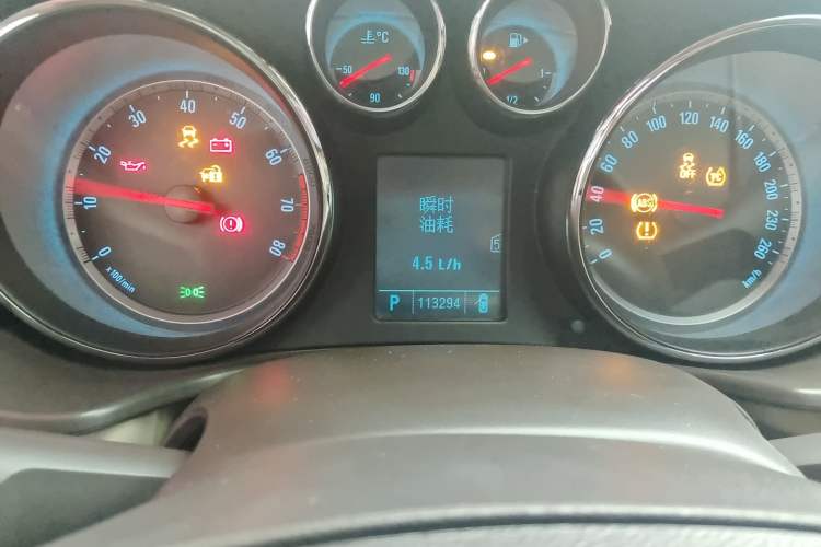 Used Buick Regal 2010 2.0L Expo Edition Odometer Close Up