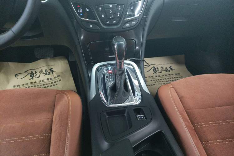 Used Buick Regal 2015 1.6T Elite Tech Model Gear Lever