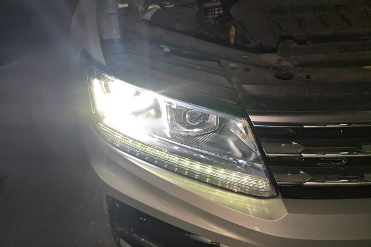 Used Volkswagen Tiguan L 2021 330TSI Automatic Two-Wheel Drive R-Line Enhanced Edition Right Front Headlight