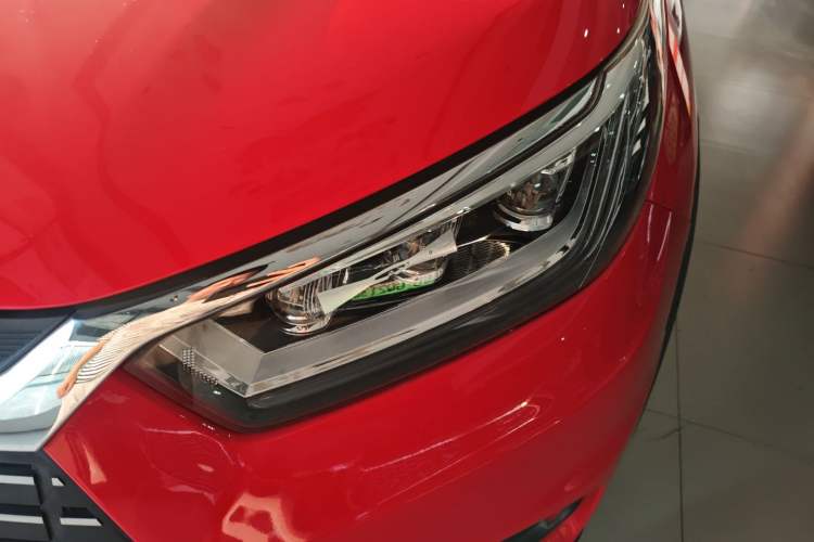 Used BYD Yuan New Energy 2019 EV535 Smart Connect Trendsetting Model Left Front Headlight