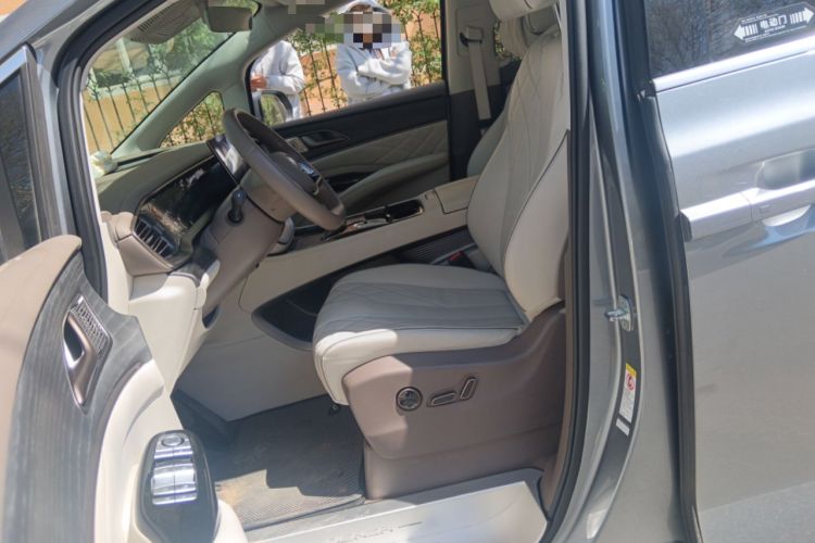 Used Denza D9 2022 DM-i 970 Four-Wheel Drive Prestige Model Left Front Seat