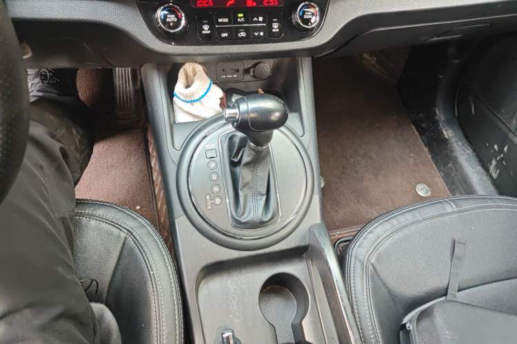 Used Kia Sportage R 2012 2.0L Automatic Two-Wheel Drive NAVI