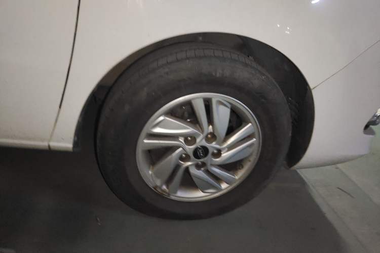 Used JAC Refine M4 2019 Joyful Series 2.0L Manual Comfort Model China VI Standard Right Front Wheel Hub