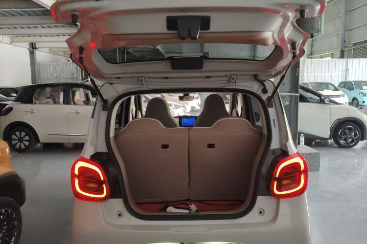 Used Wuling Hongguang MINIEV 2025 Four-Door Version Zhenxiang+ Edition Trunk