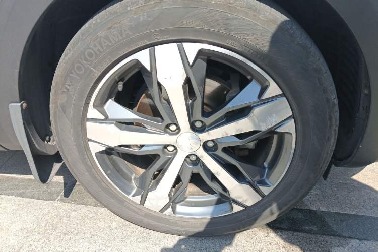 Used Peugeot 4008 2018 350THP Elite Edition Right Front Wheel Hub