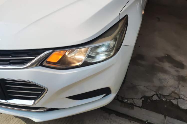 Used Chevrolet Cruze 2017 1.5L Manual Pioneer Edition Left Front Headlight