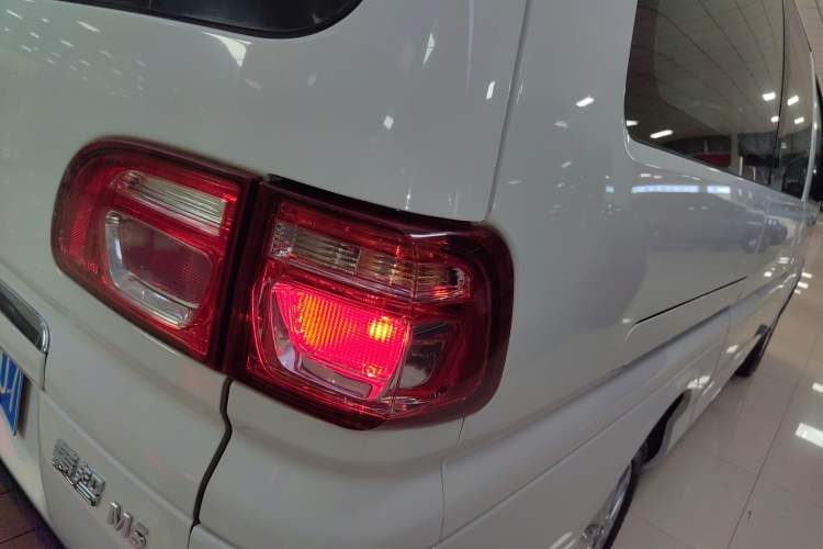 Used FORTHING Lingzhi 2018 M5L 1.6L 7-Seater Luxury Model
