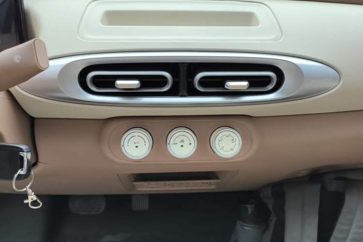 Used Wuling Hongguang MINIEV 2025 Four-Door Version Advanced Edition
