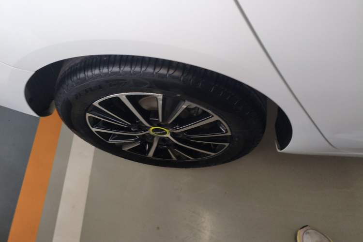 Used Roewe i5 2021 1.5L CVT Platinum Edition
