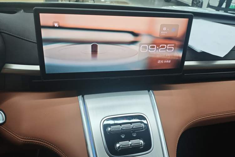 Used ORA Lightning Cat 2022 555 km Luxury Edition
