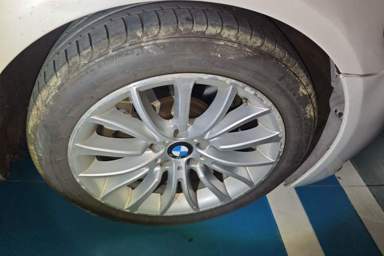 Used BMW 5 Series 2017 525Li Luxury Design Package Right Front Wheel Hub