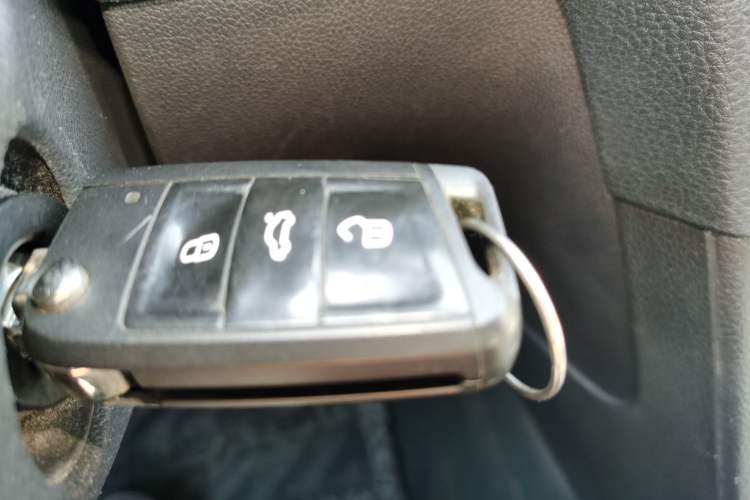 Used Volkswagen Golf 2015 1.6L Automatic Fashion Model Vehicle Key