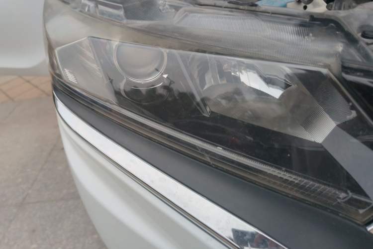 Used Honda Gienia 2017 1.5L CVT Comfort Version Right Front Headlight