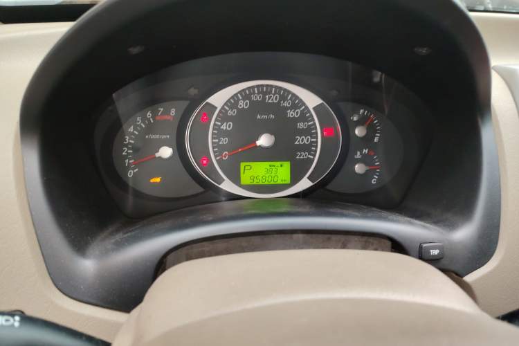 Used Hyundai Tucson 2009 2.0L Automatic Two-Wheel Drive with Sunroof
